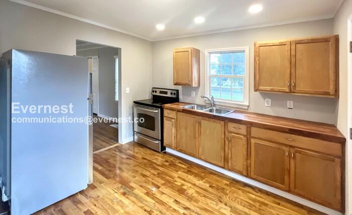 600 Forrest Rd - Photo 2 of 16