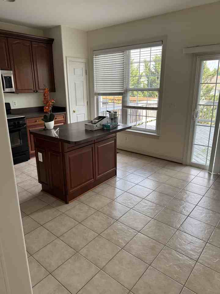 203 Cross Keys Pl - Photo 2 of 7