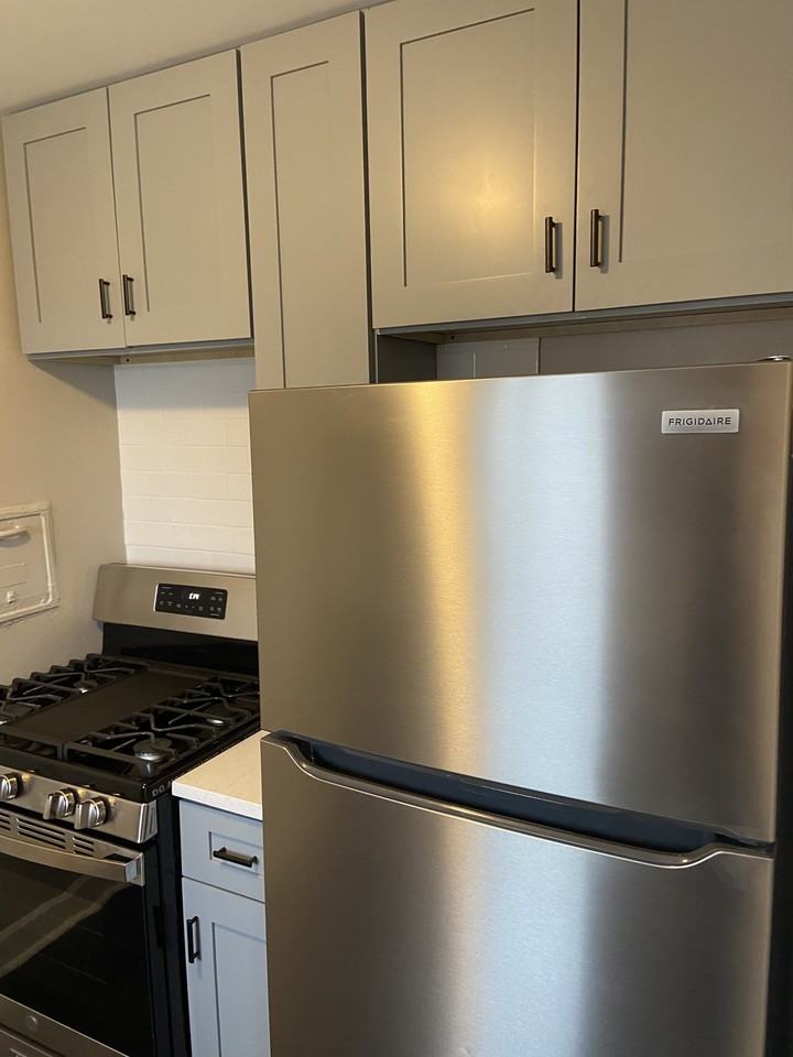 2711 165th St #5 - Photo 3 of 12