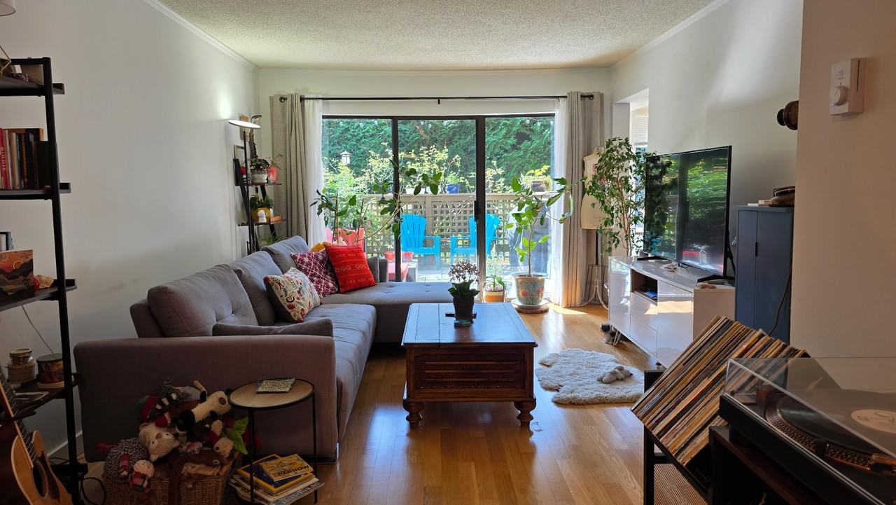 4704 48B Street - Photo 2 of 10