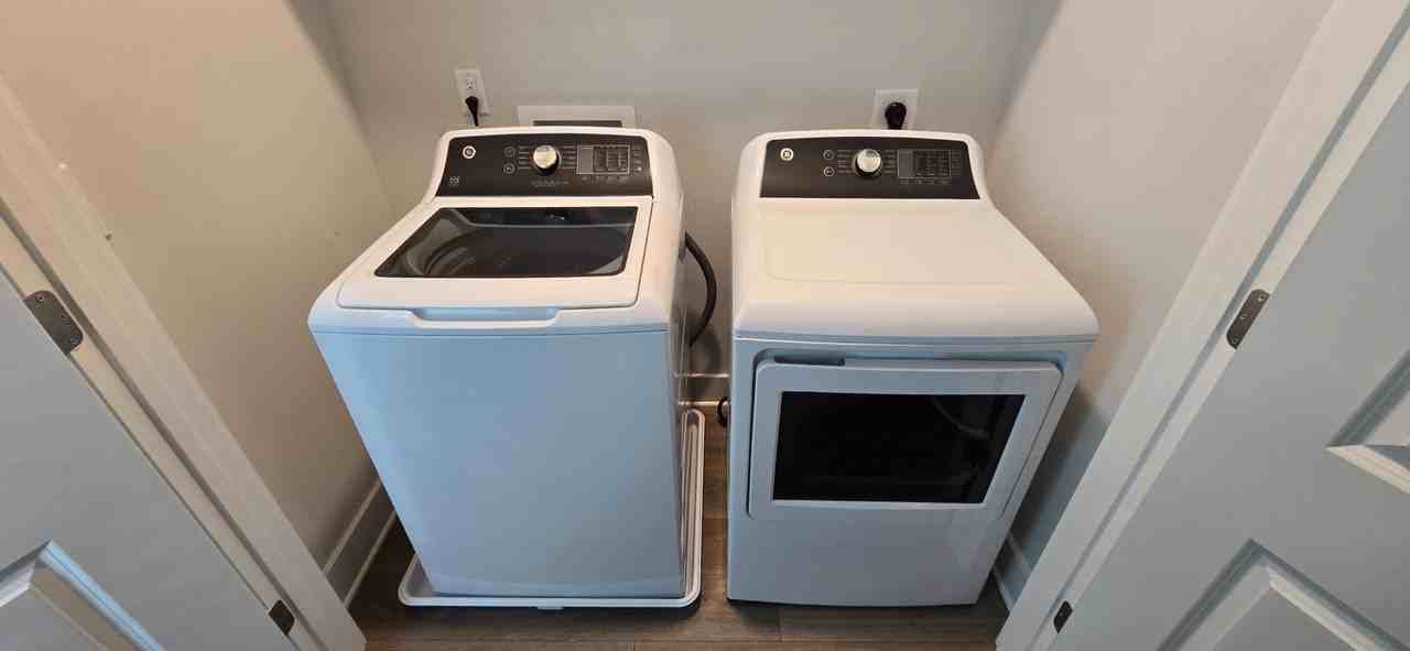 2212 Edwin Ave #A - Photo 5 of 6