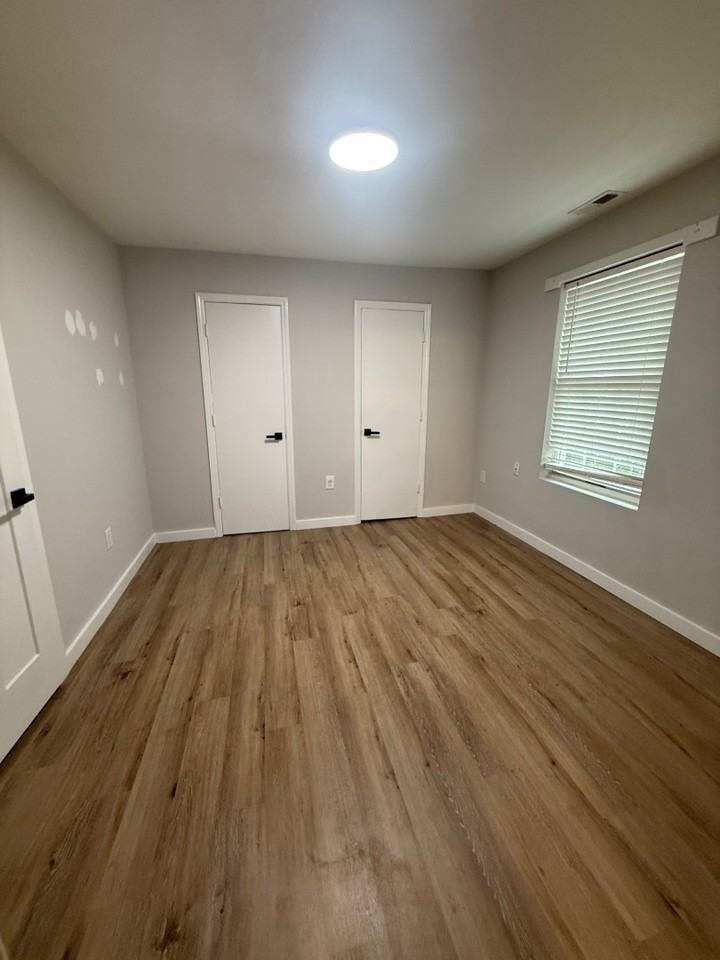 113-115 Crowell Dr - Photo 5 of 6