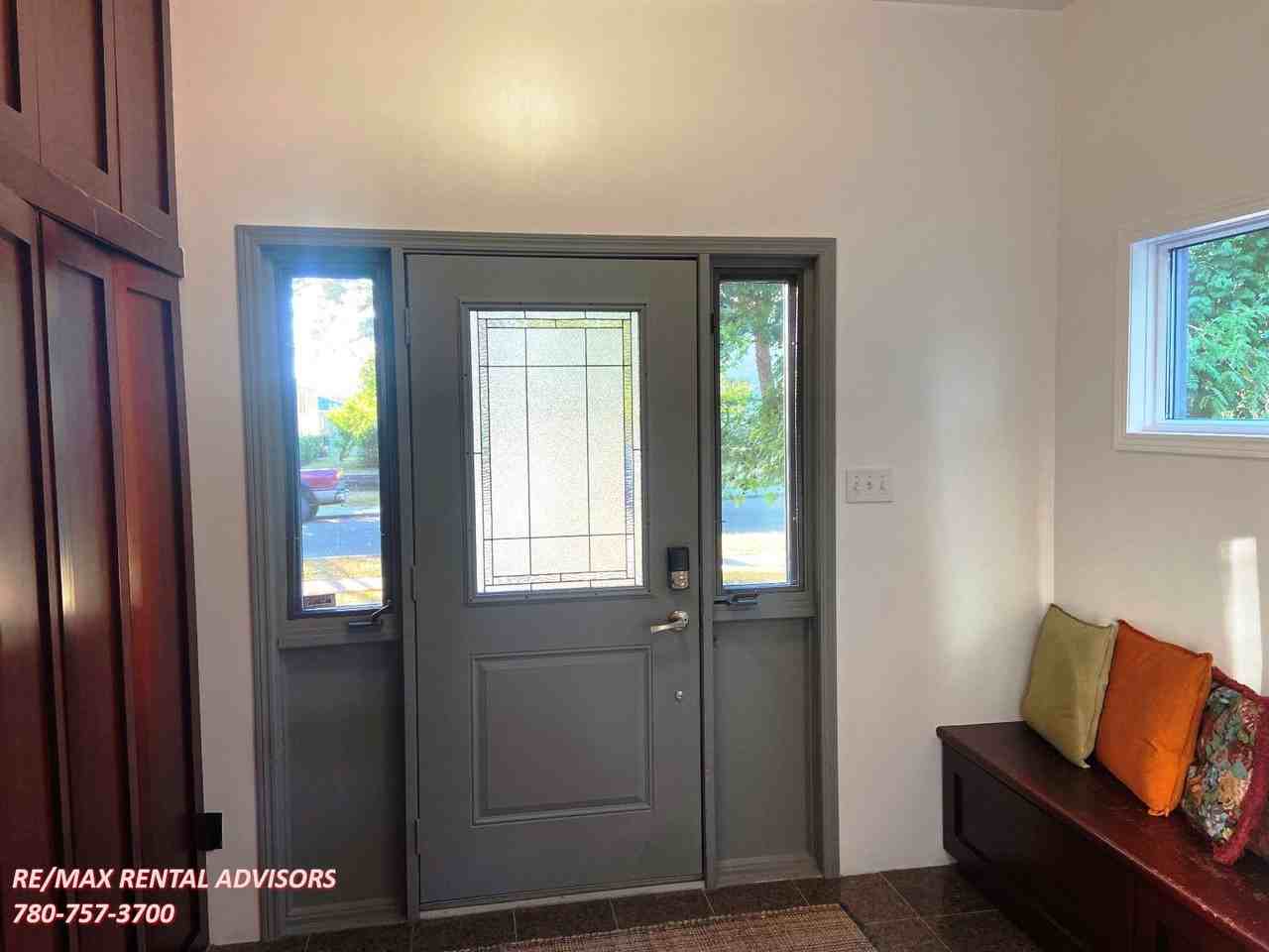 6807 112a St Nw - Photo 2 of 29