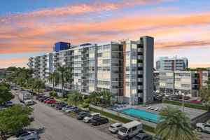 featured image of 1551 Ne 167th St