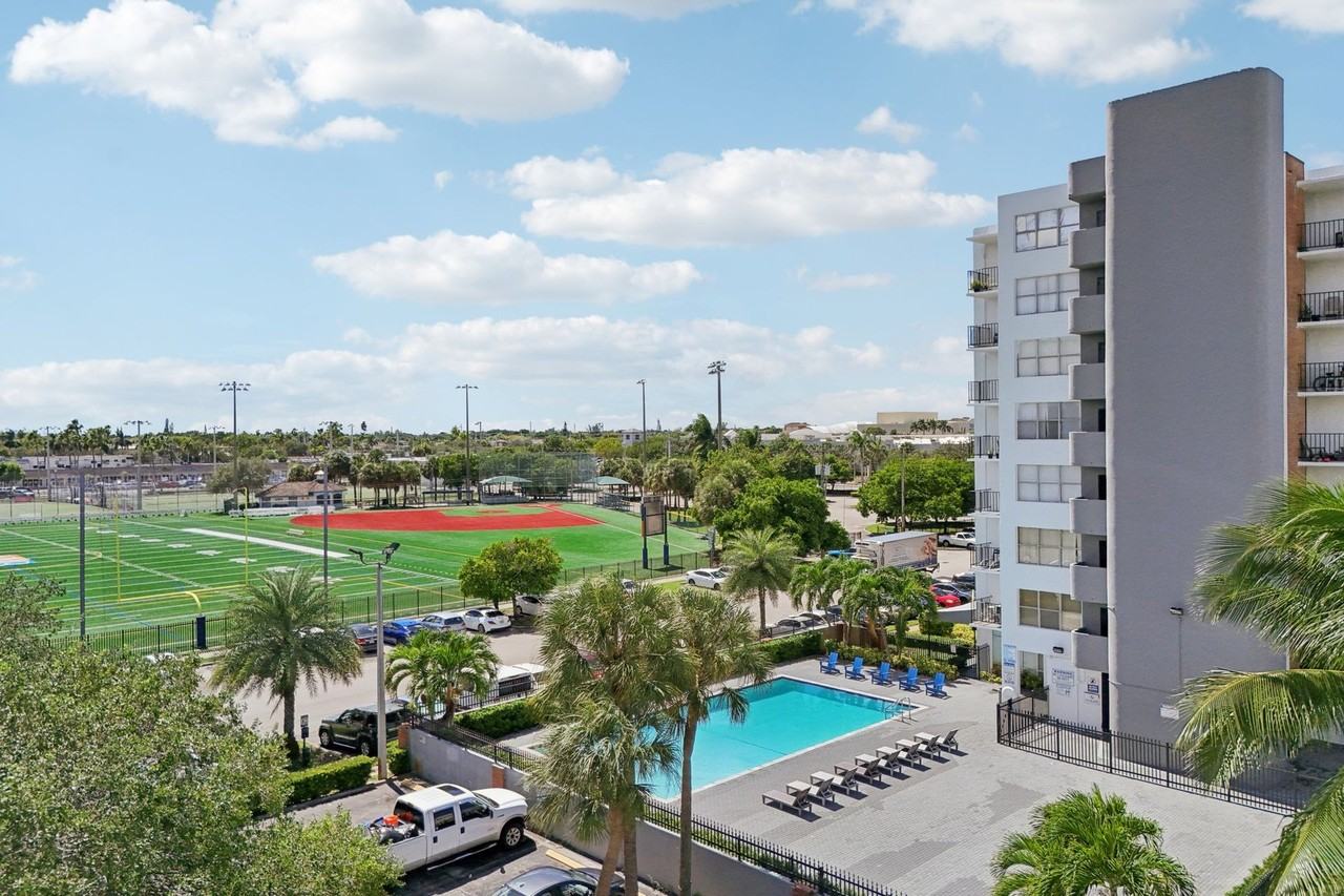 Grand Island Square - Photo 4 of 50