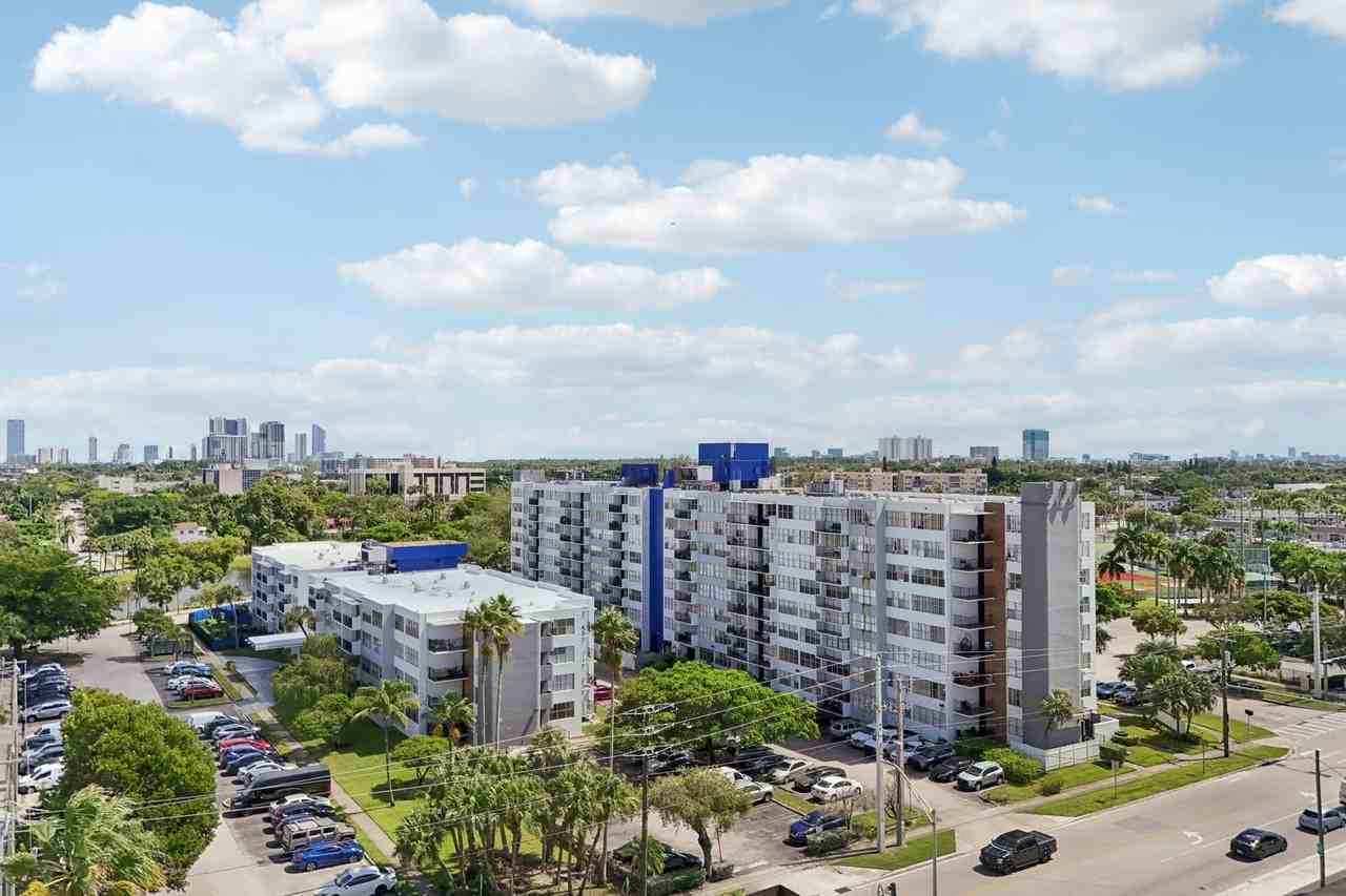 Grand Island Square - Photo 7 of 50