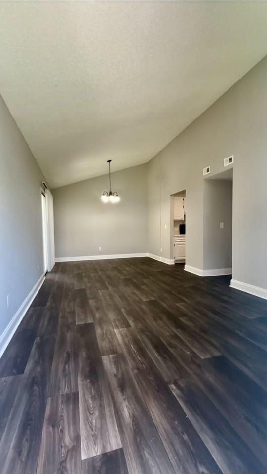 Radcliff Court Apartments - Photo 7 of 15