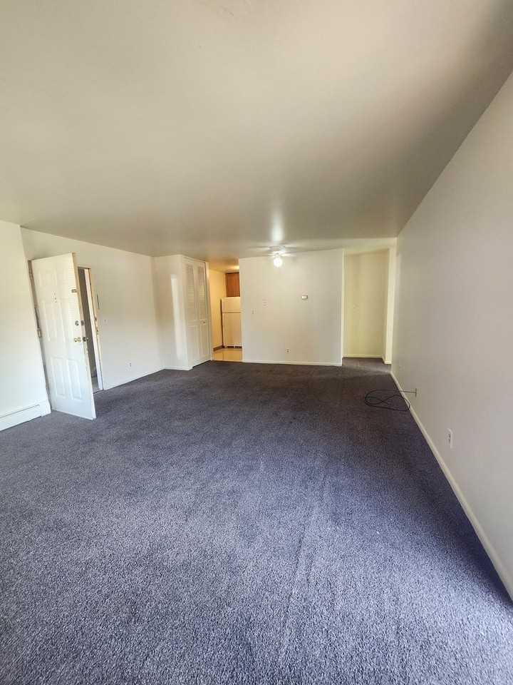 Mulford Park Apartments - Photo 2 of 24