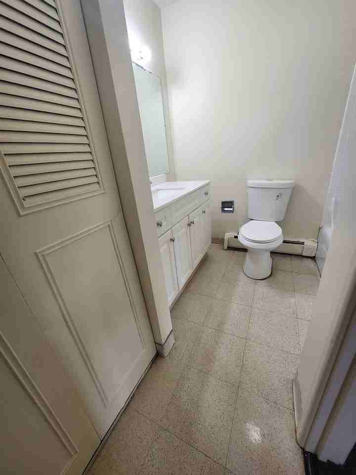 Mulford Park Apartments - Photo 3 of 24