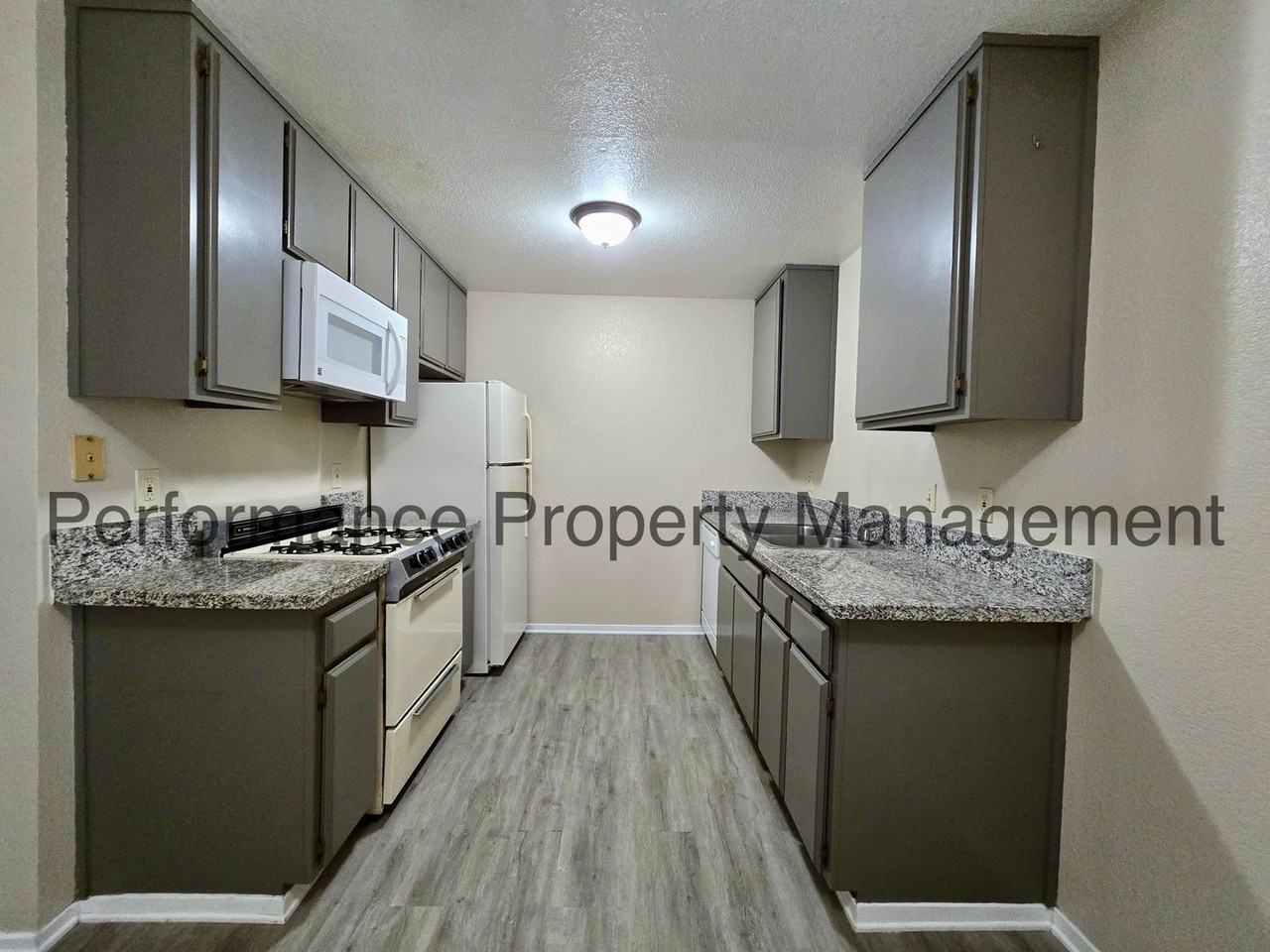 840 East Ridgecrest Boulevard #25 - Photo 4 of 13