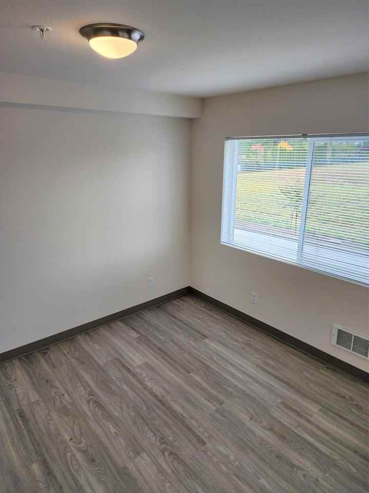 175 Pump Dr - Photo 4 of 9