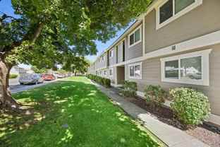 425 S Olympia St - Photo 1 of 1
