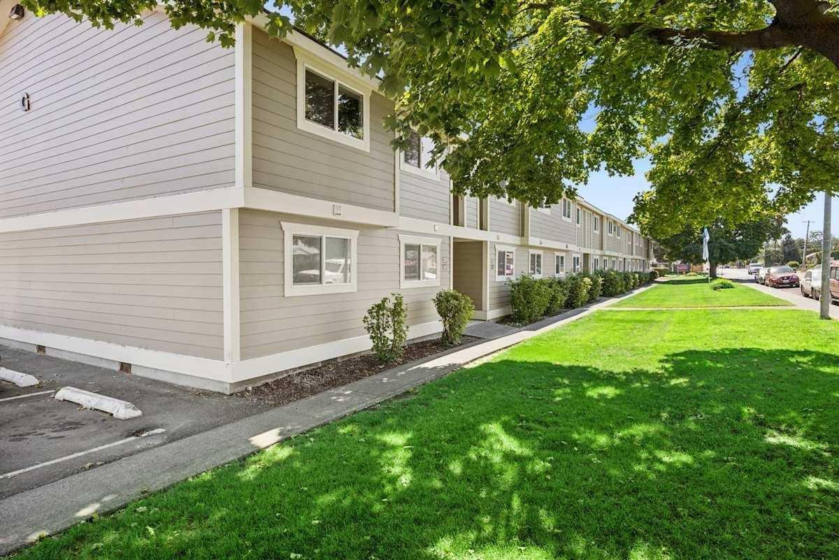 425 S Olympia St - Photo 5 of 31