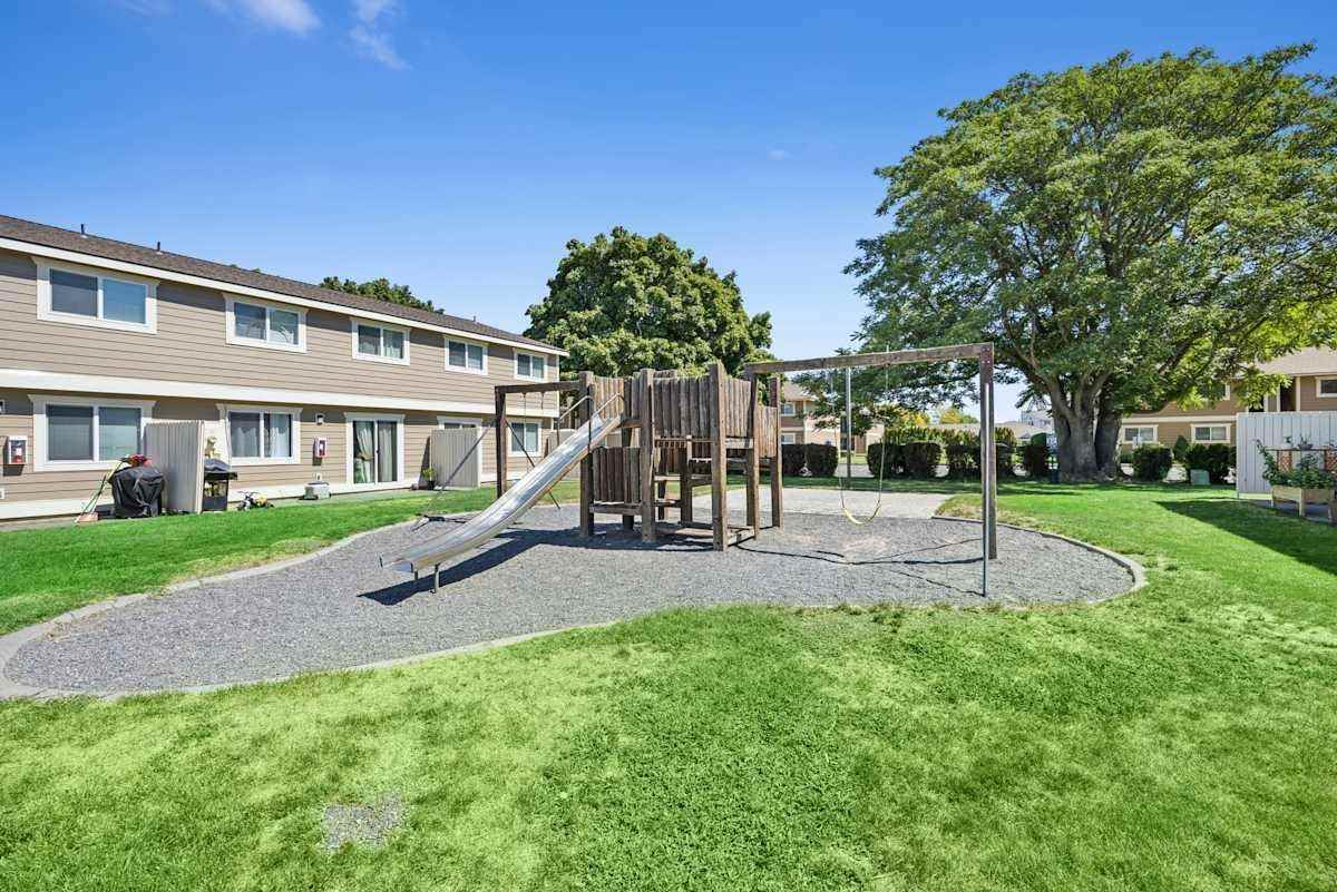 425 S Olympia St - Photo 7 of 31