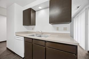 425 S Olympia St - Photo 1 of 1