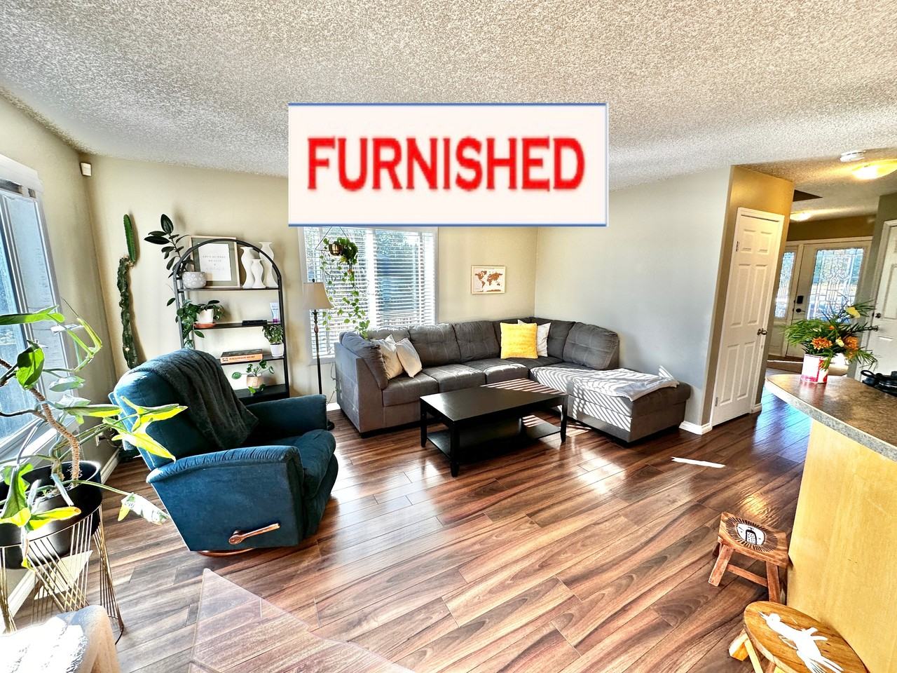 9711 86 St - Photo 3 of 14