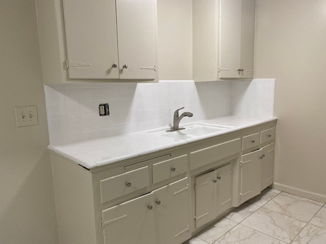 4004 Williams Rd #3 - Photo 2 of 9