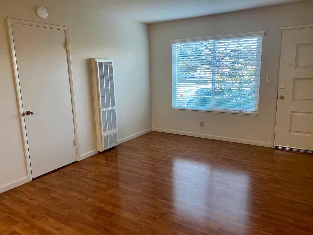 4004 Williams Rd #3 - Photo 3 of 9