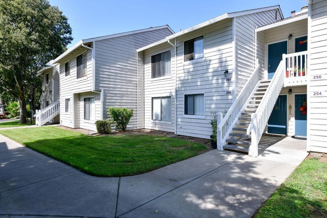 156 N Murrieta Blvd - Photo 3 of 29