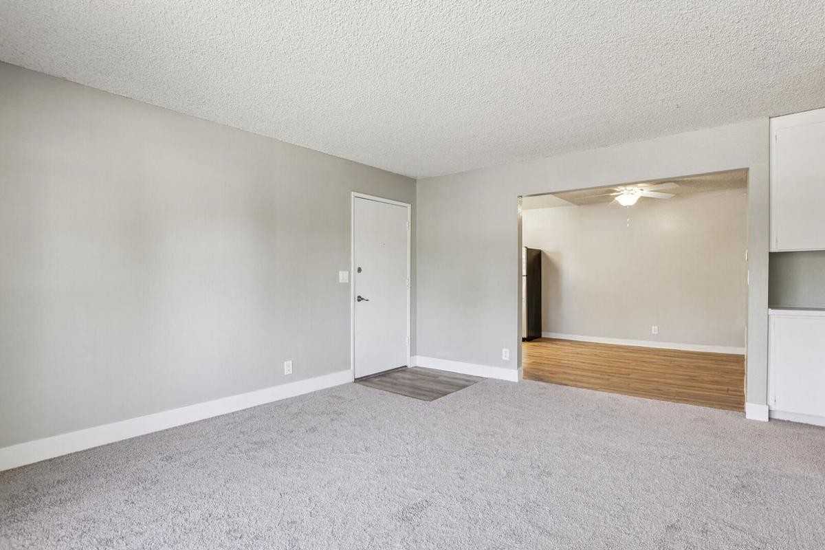 5643 Charlotte Way - Photo 6 of 29