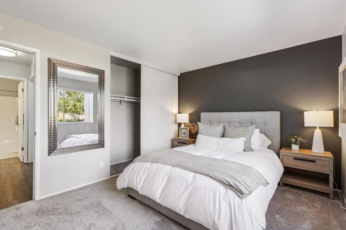 5643 Charlotte Way - Photo 5 of 29