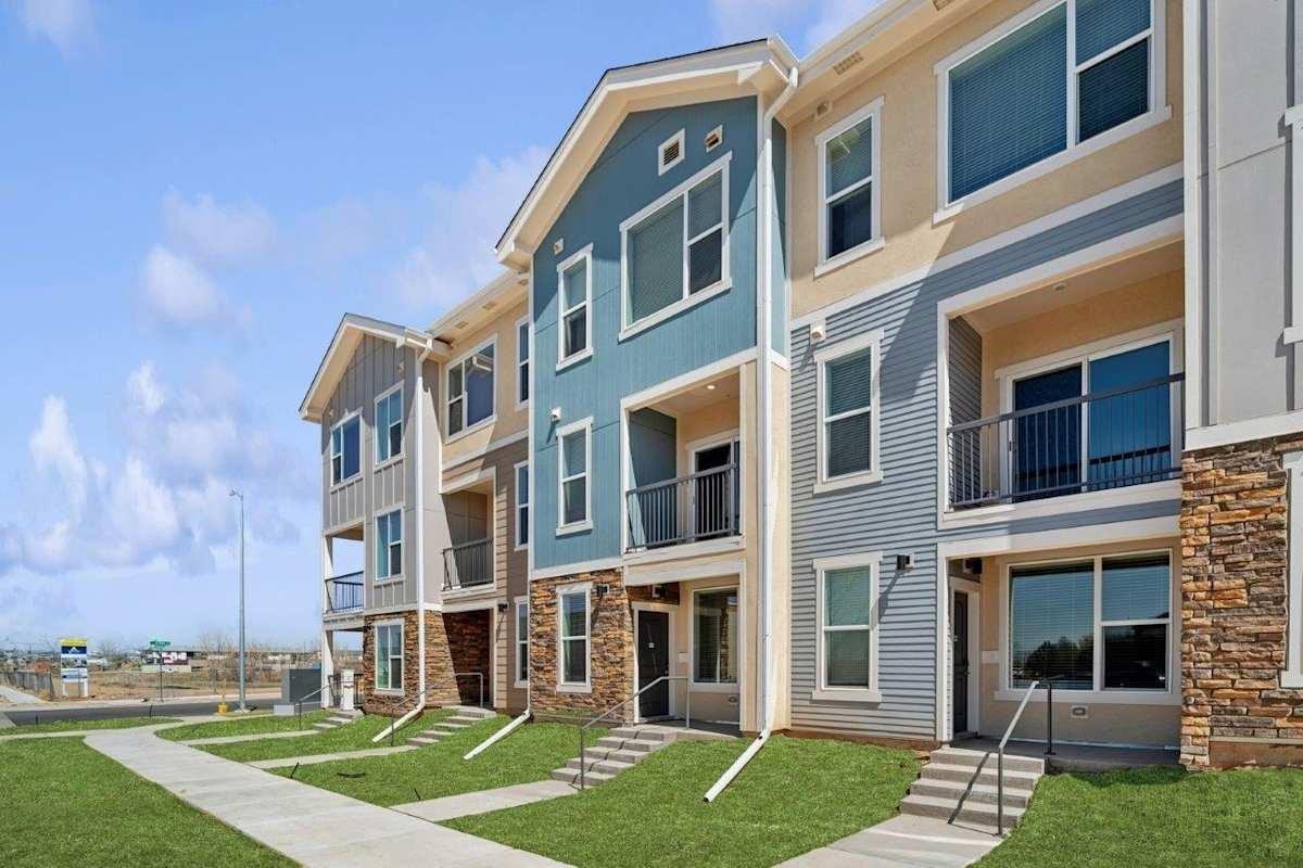 18905 E 59th Ave - Photo 7 of 24