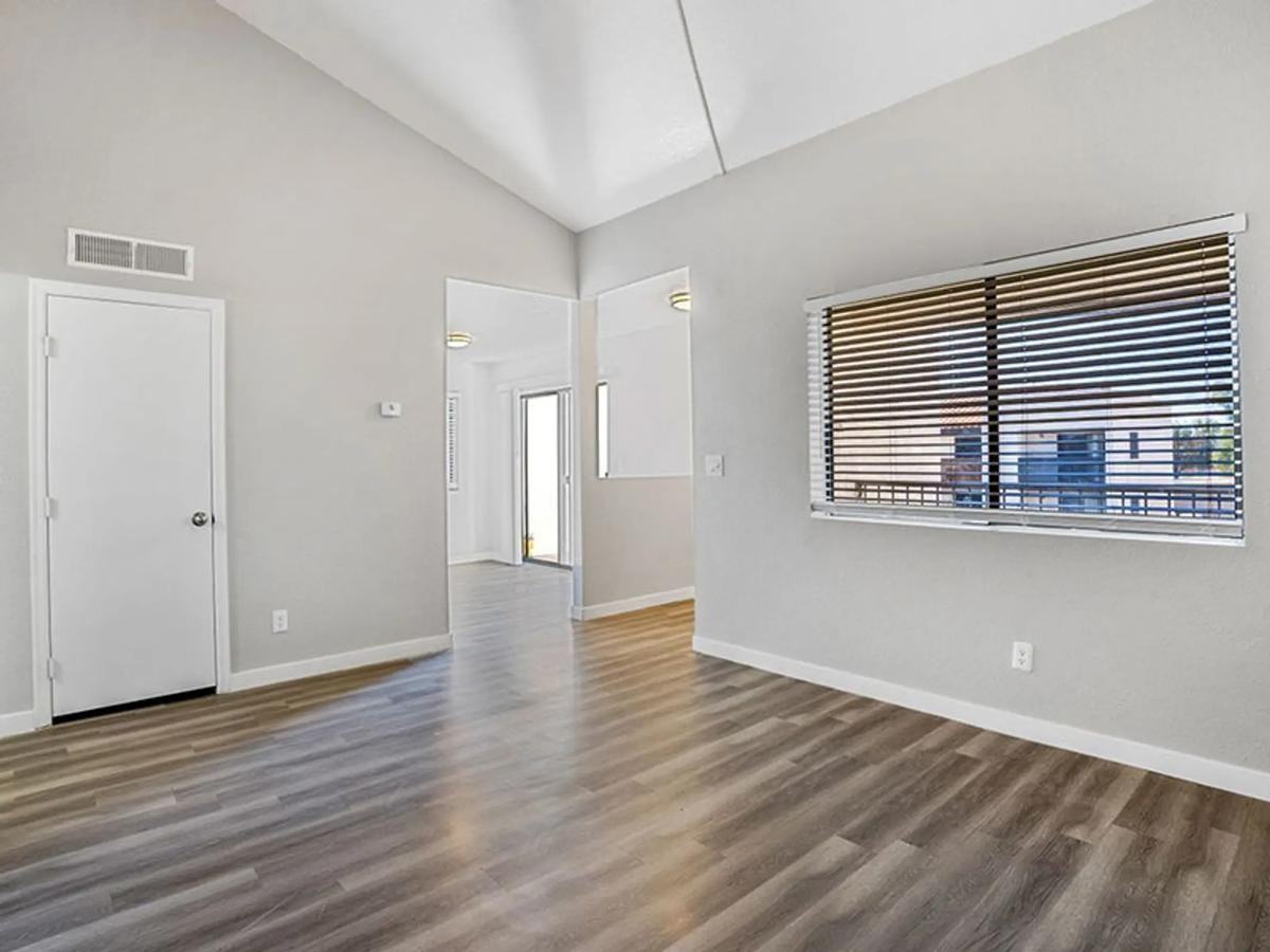 225 N Gilbert Rd - Photo 7 of 23