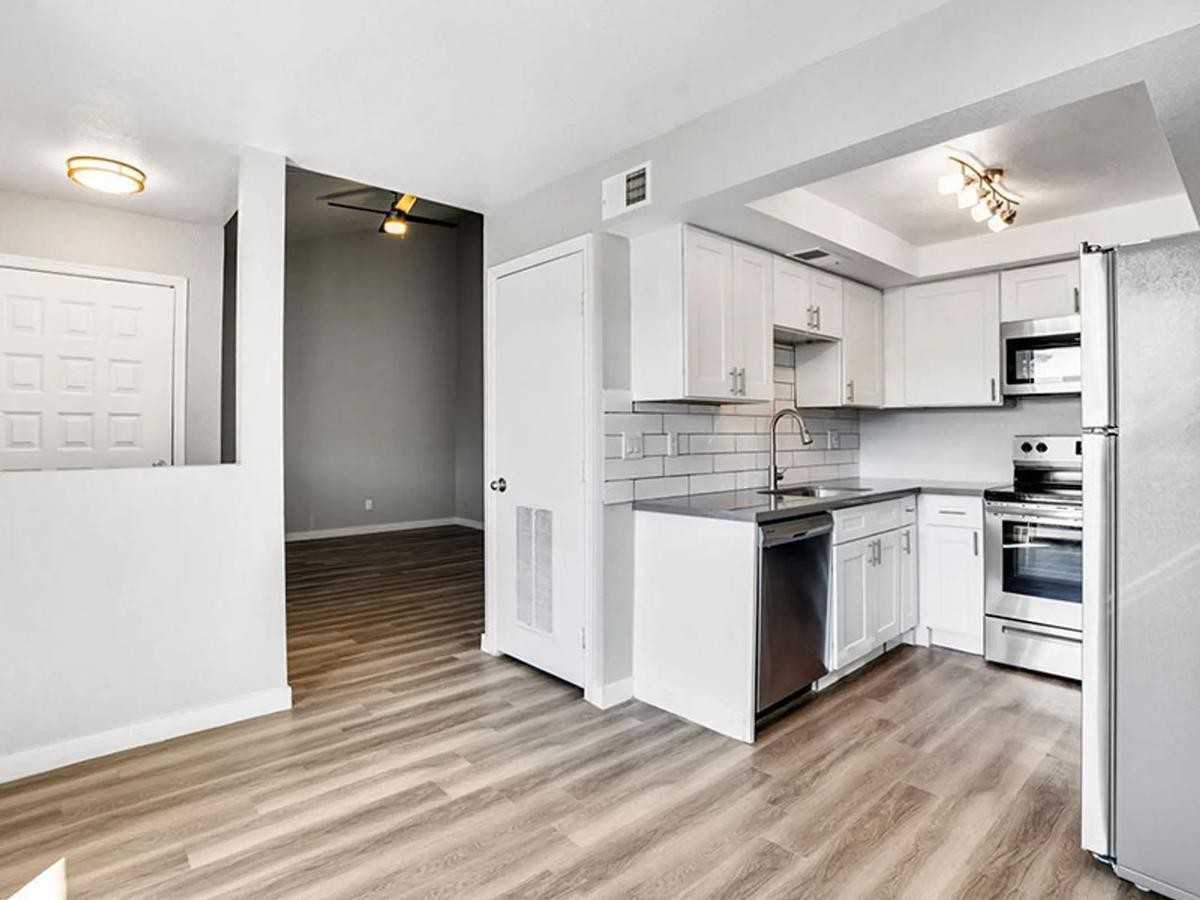 225 N Gilbert Rd - Photo 2 of 23