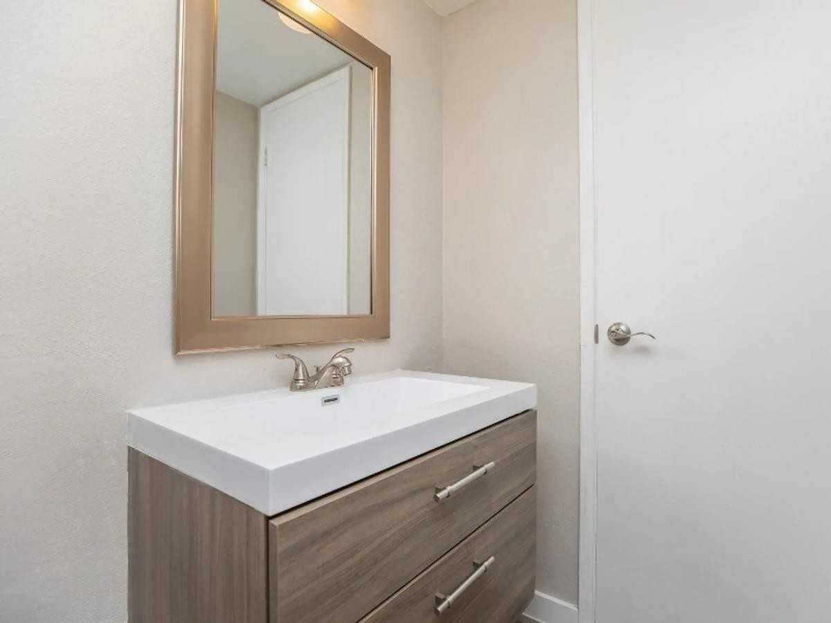 4141 W Glendale Ave - Photo 2 of 19