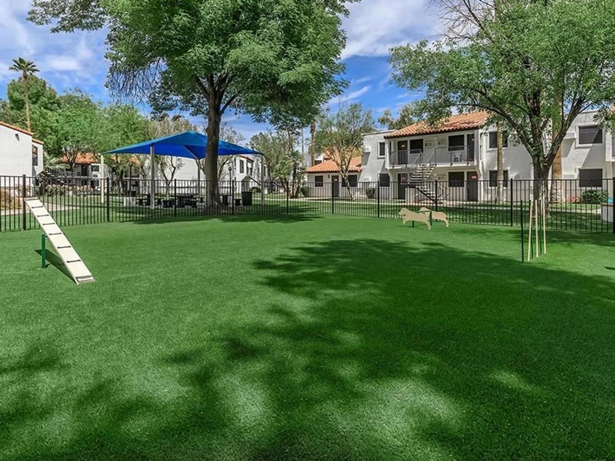 868 South Arizona Avenue - Photo 6 of 44