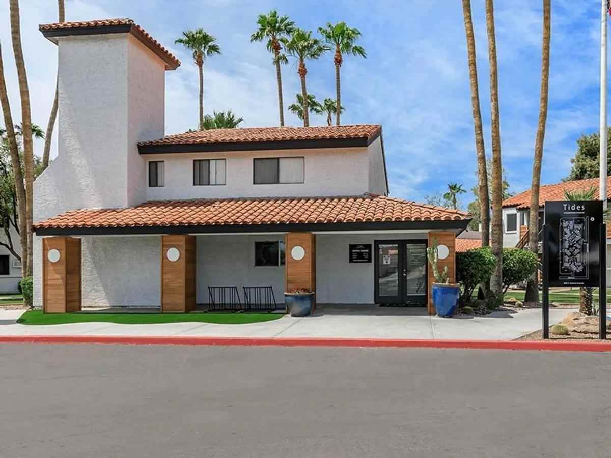 868 South Arizona Avenue - Photo 5 of 44