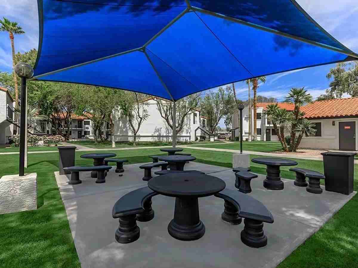 868 S Arizona Ave - Photo 4 of 44
