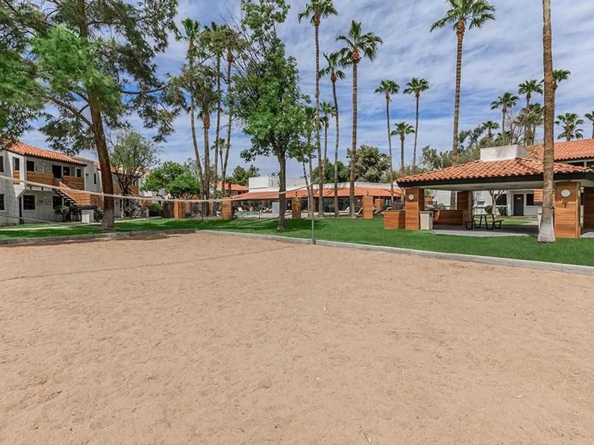 868 S Arizona Ave - Photo 2 of 44