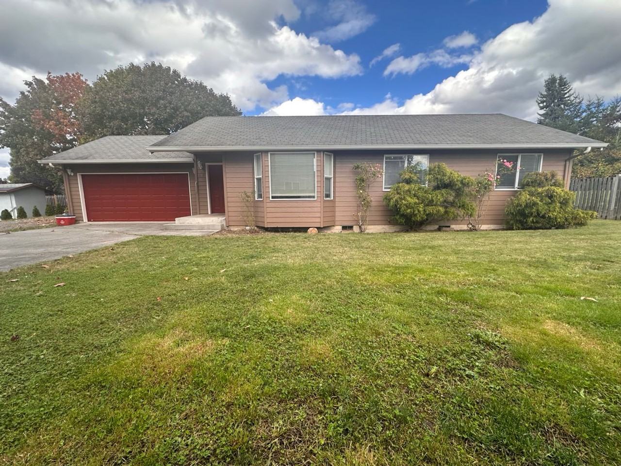 948 E St - Photo 2 of 18