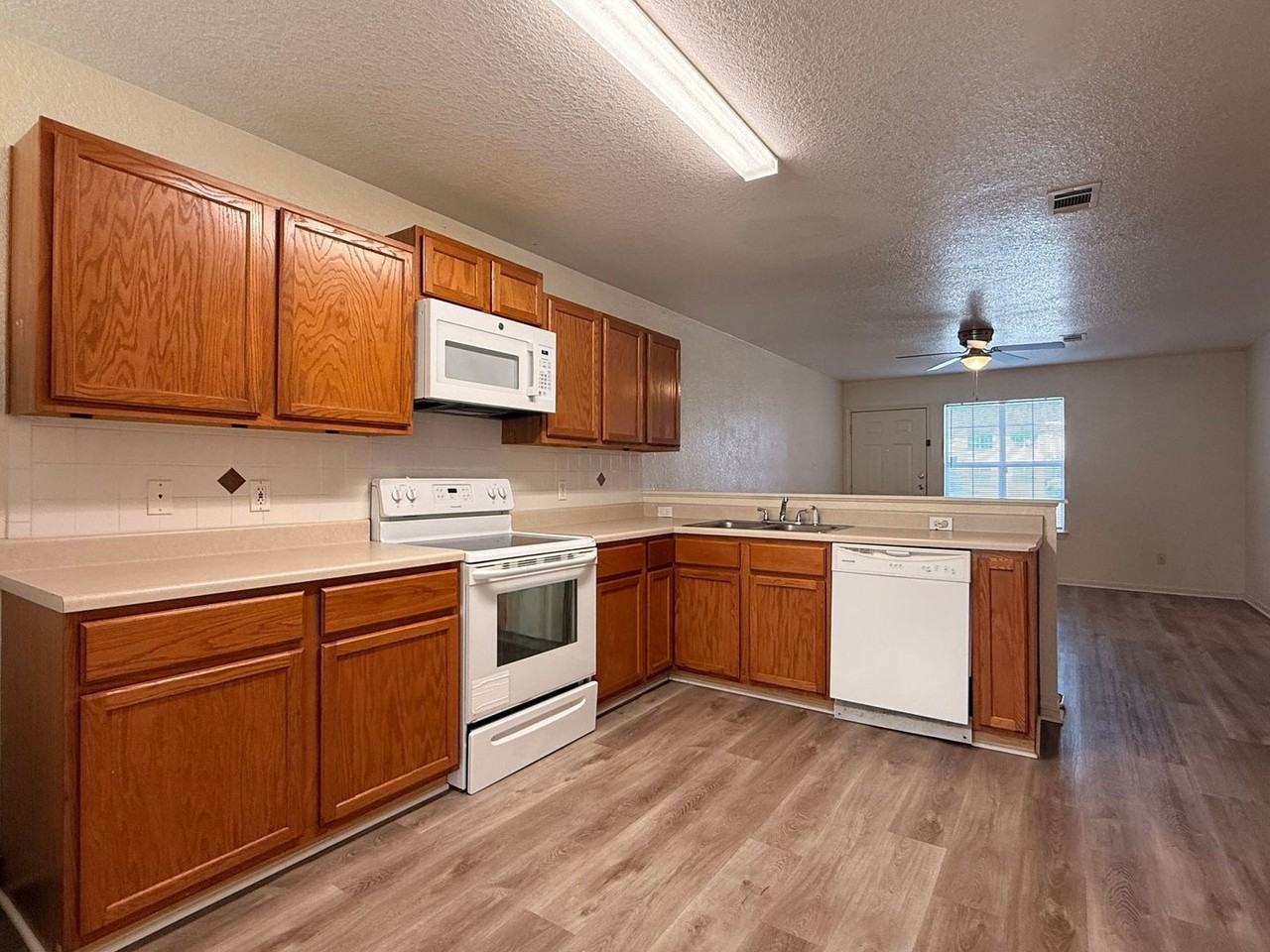 1604 Dugger Circle #A - Photo 3 of 19