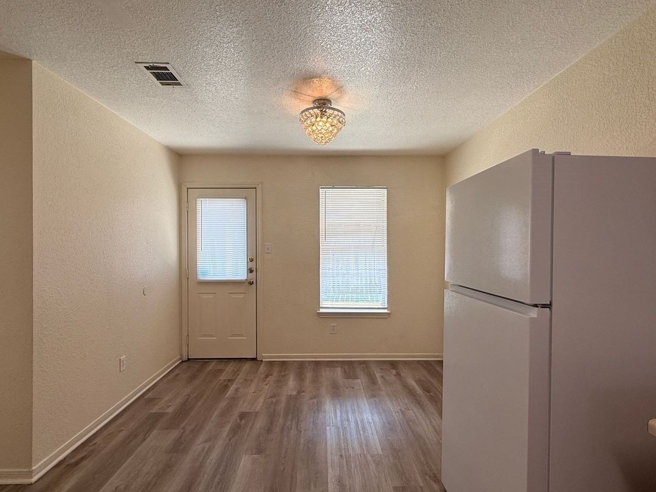 1604 Dugger Circle #A - Photo 6 of 19