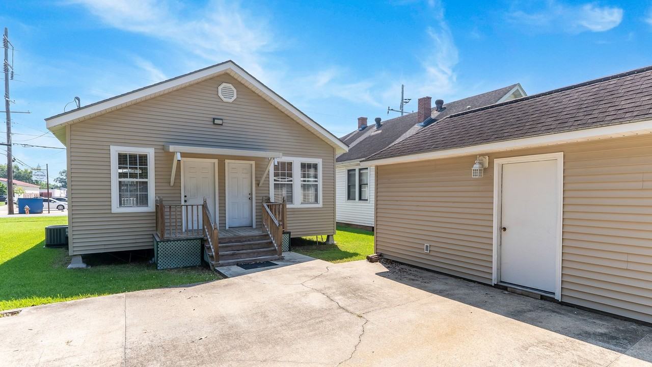 167 6th St - Photo 2 of 8