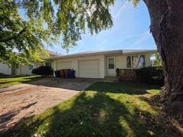 featured image of 1527 Greendale St