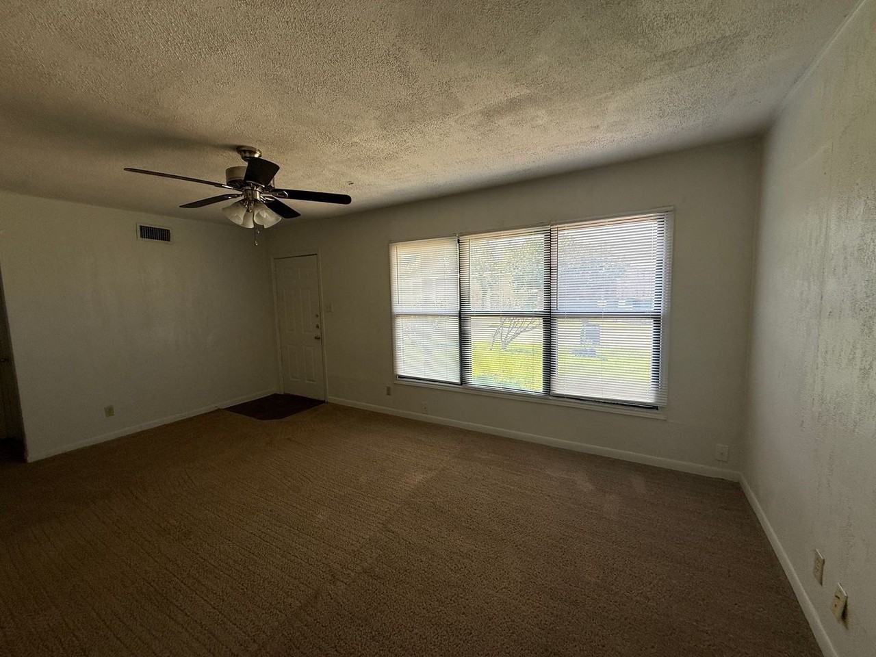 1301 East Avenue H - Photo 2 of 14