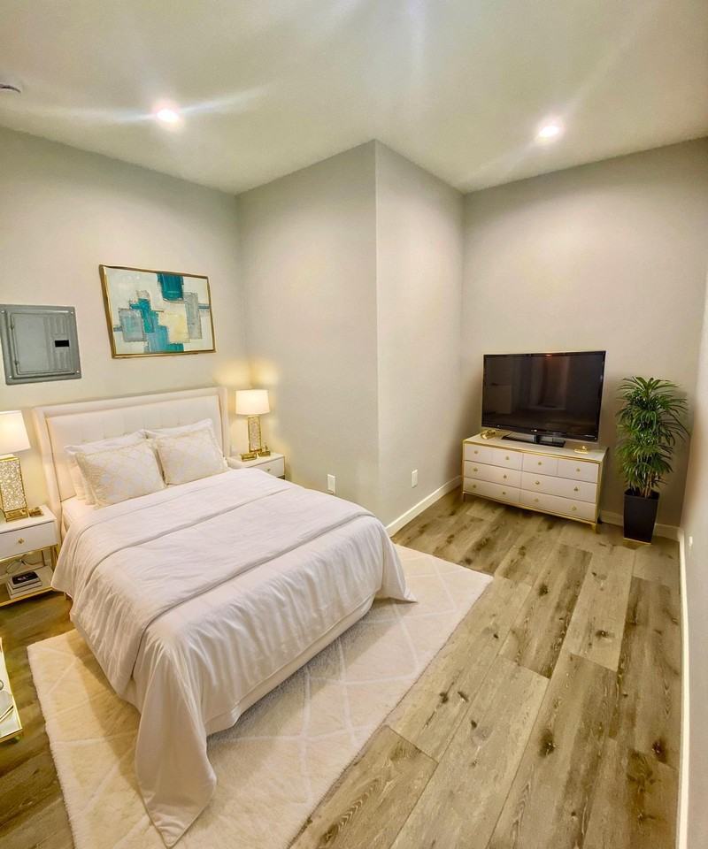 Sweet Spot Alert! Cozy 1 Bed in the Heart of LA - Photo 2 of 5