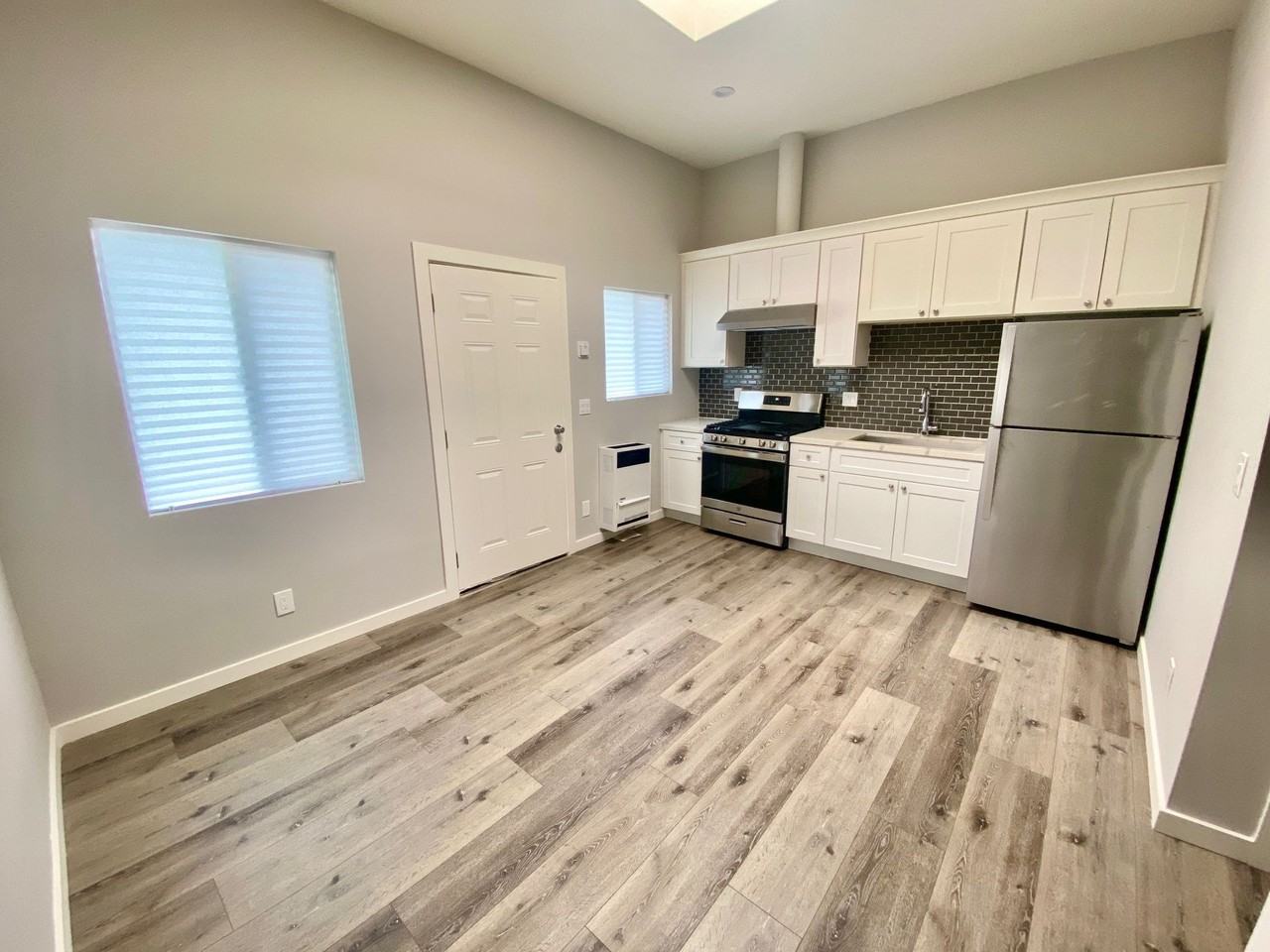 Sweet Spot Alert! Cozy 1 Bed in the Heart of LA - Photo 5 of 5