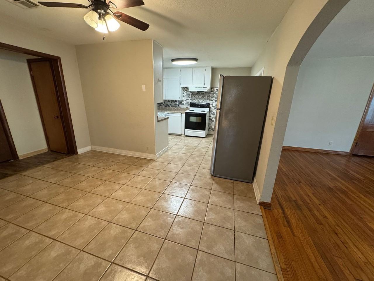 1305 S 3rd St - Photo 4 of 16