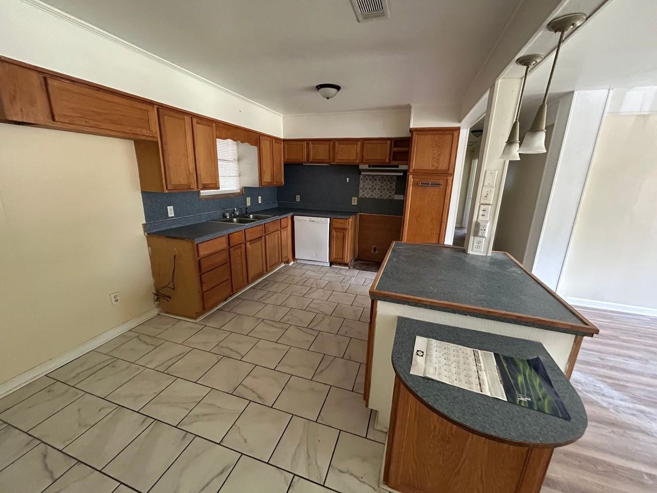 604 Carpenter Dr - Photo 7 of 9