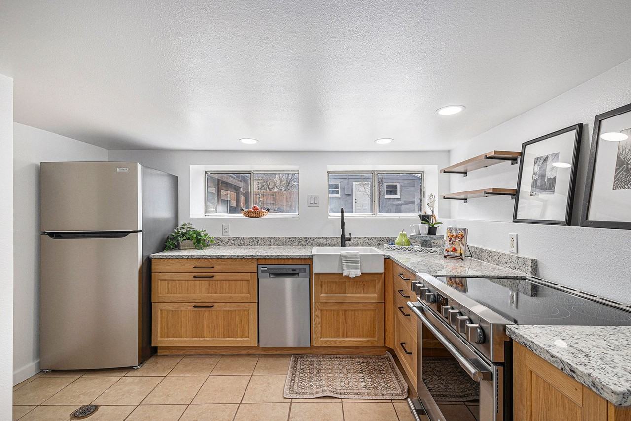 225 North Cedar Street #B - Photo 5 of 24