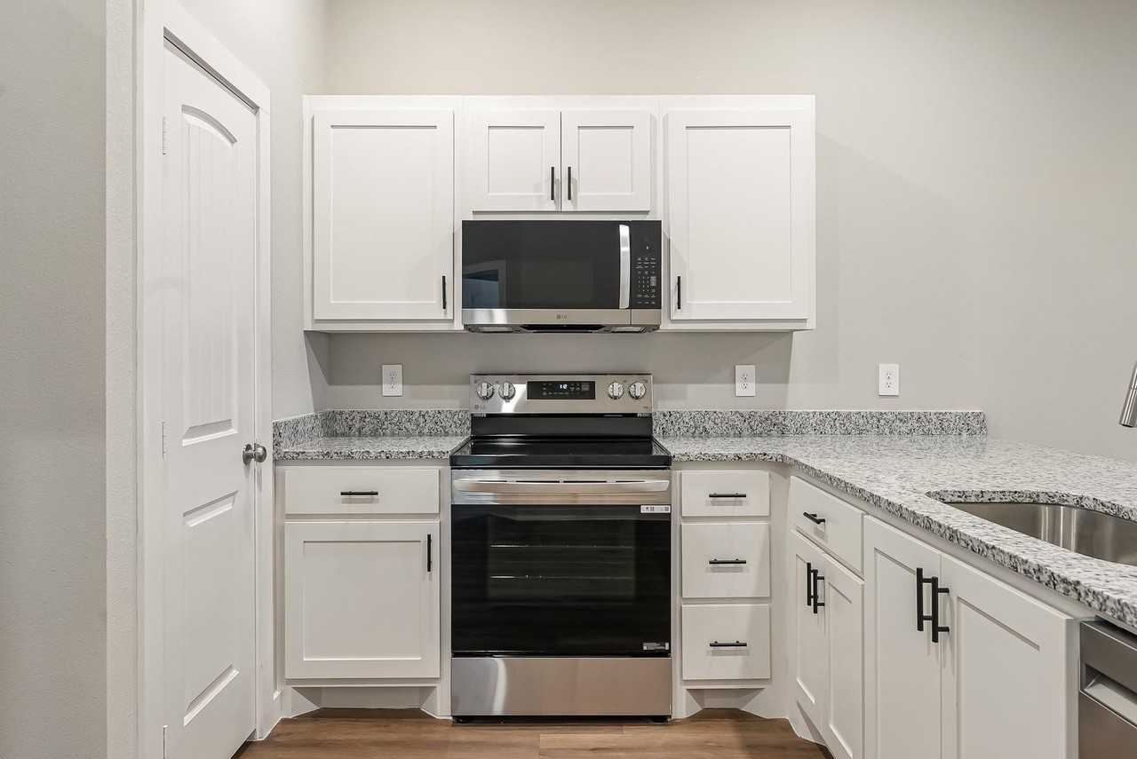 9426 Spirit Ave - Photo 3 of 33