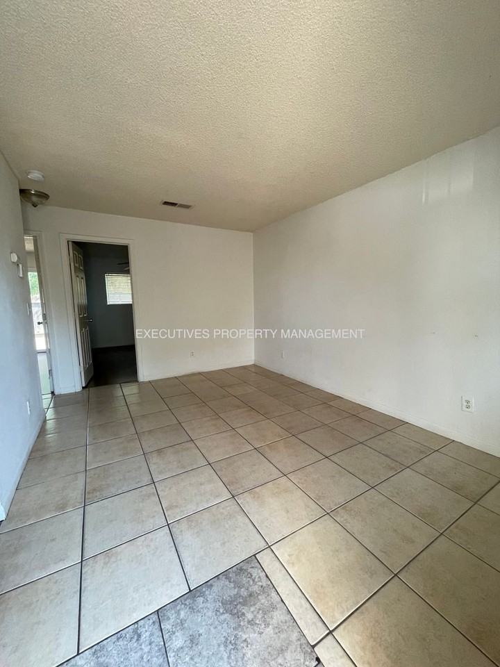 6912 Hall Boulevard - Photo 2 of 8