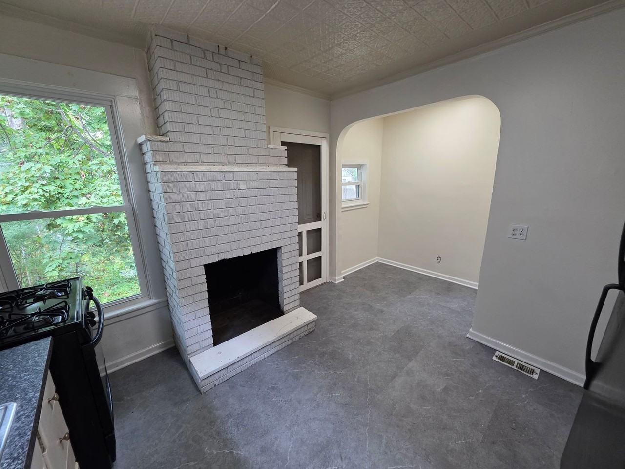 30 Hickory St - Photo 2 of 16