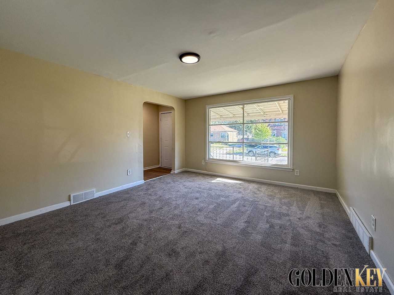 16845 Griggs St - Photo 3 of 20