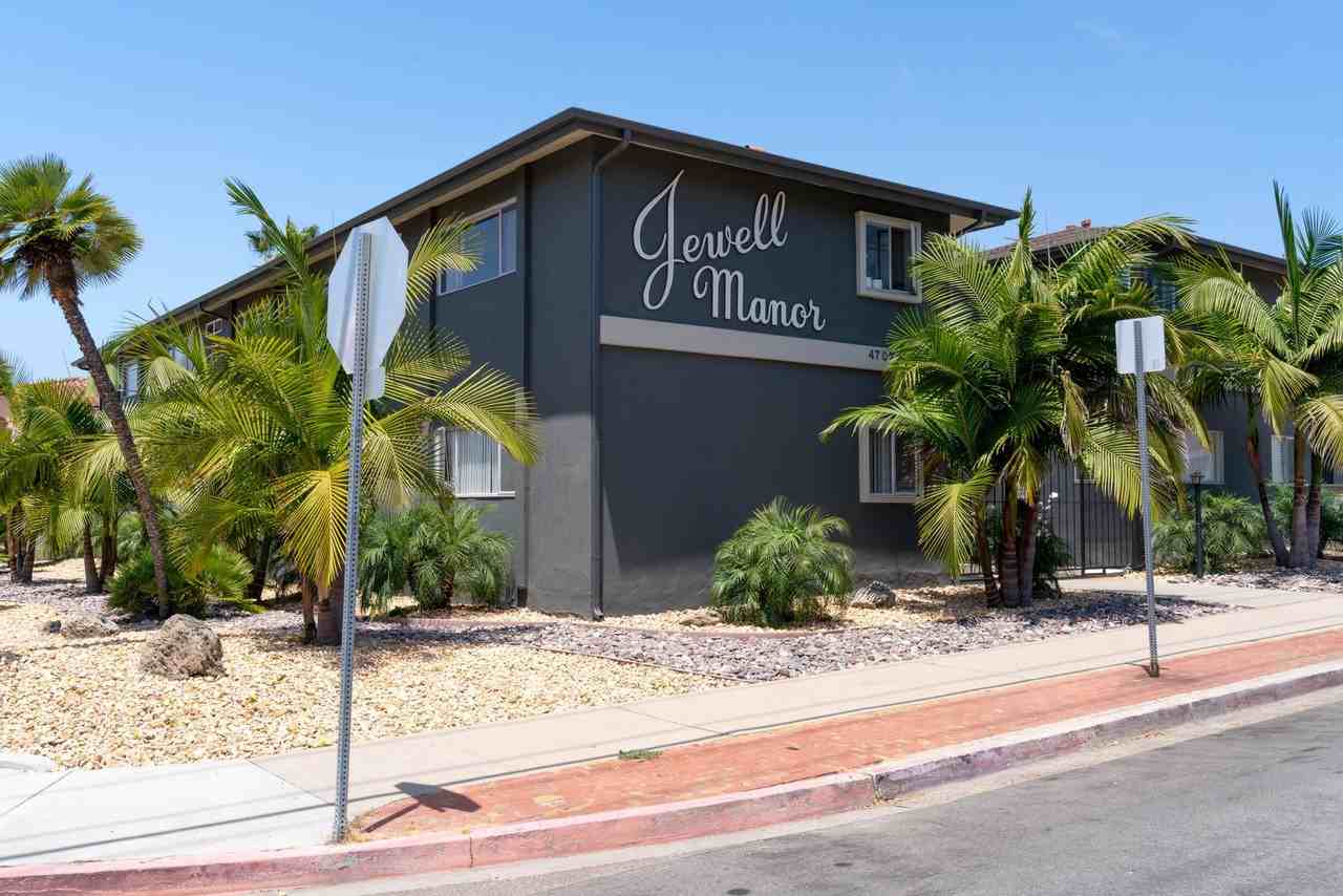 4712 Jewell St - Photo 5 of 7