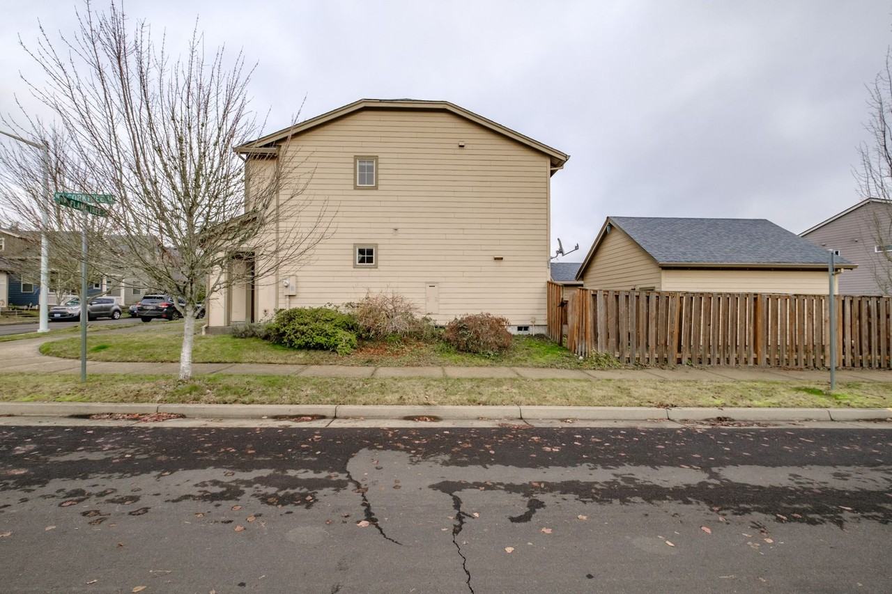 3054 Flame Tree Ln Nw - Photo 3 of 35